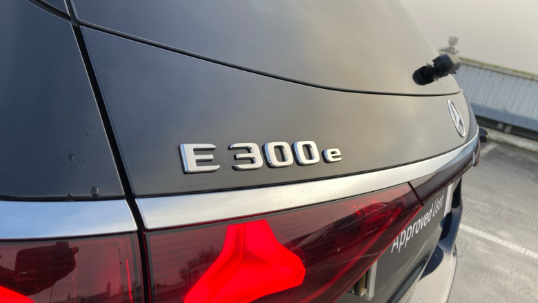 Mercedes-Benz E-Class E300e Urban Edition 5dr 9G-Tronic Estate